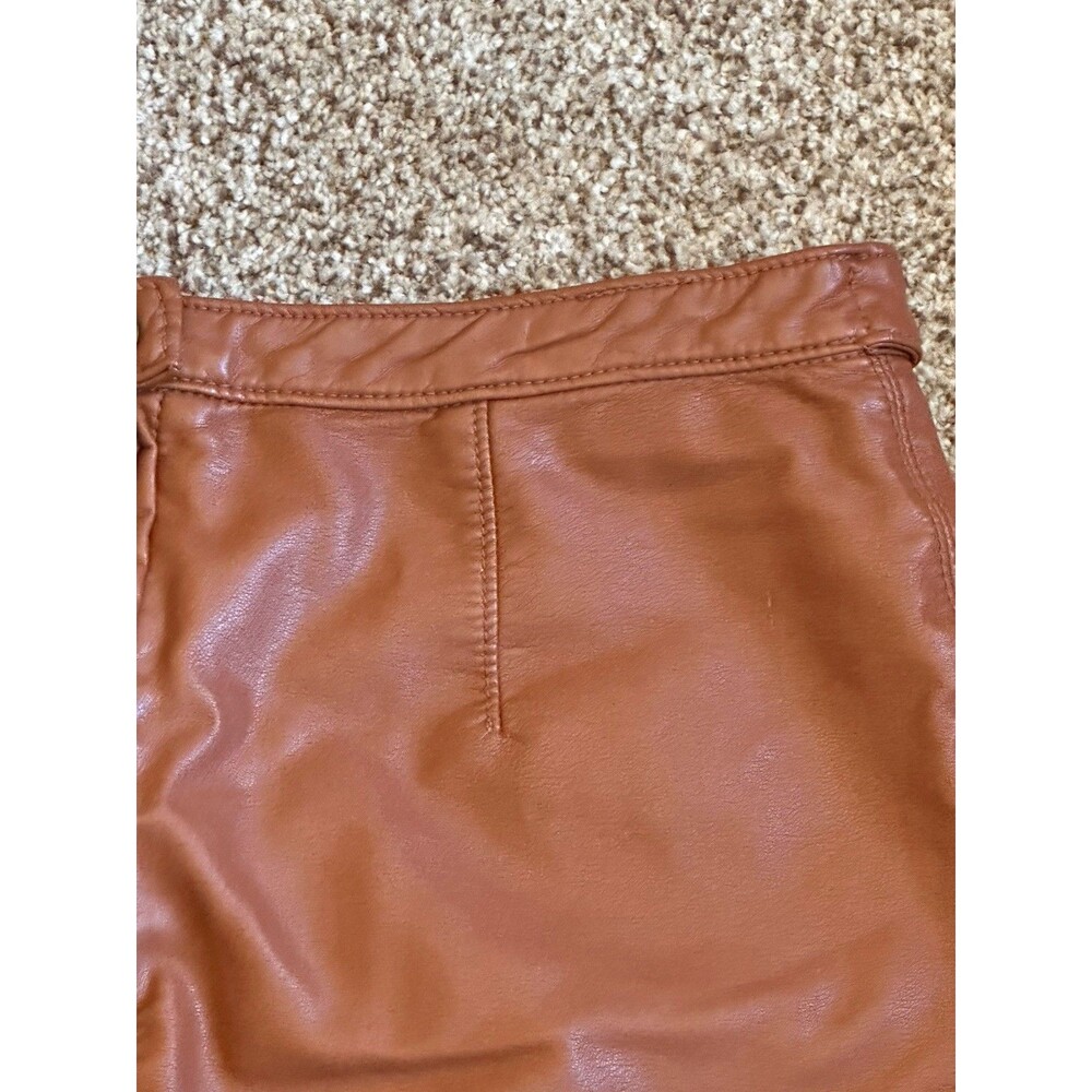 Free People faux leather mini skirt brown Sz. 8 front zipper slit buckle details - Picture 7 of 12